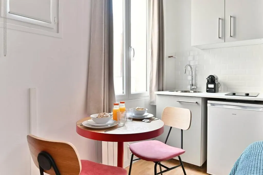 Appartamento Charmant Studio Dans Le Centre De Parigi